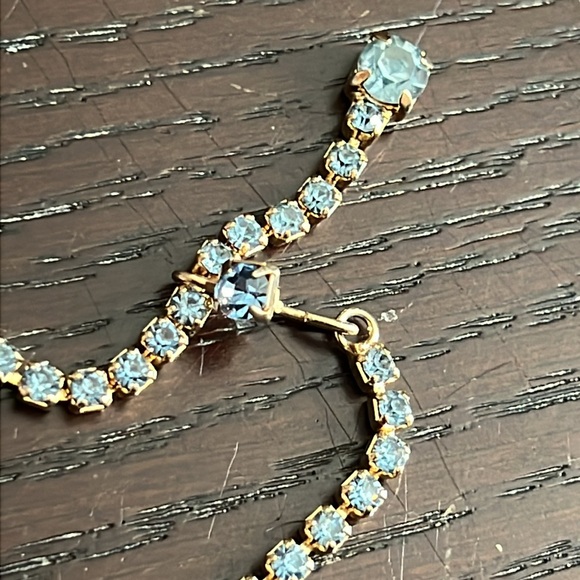 Stunning Vintage Floral Necklace W/Blue Crystal Embellished Flowers/ Goldtone - Picture 9 of 13